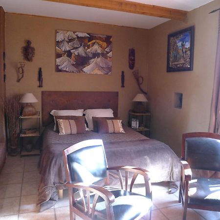 Hotel Domaine De La Manse Villeneuve-de-Berg Zimmer foto